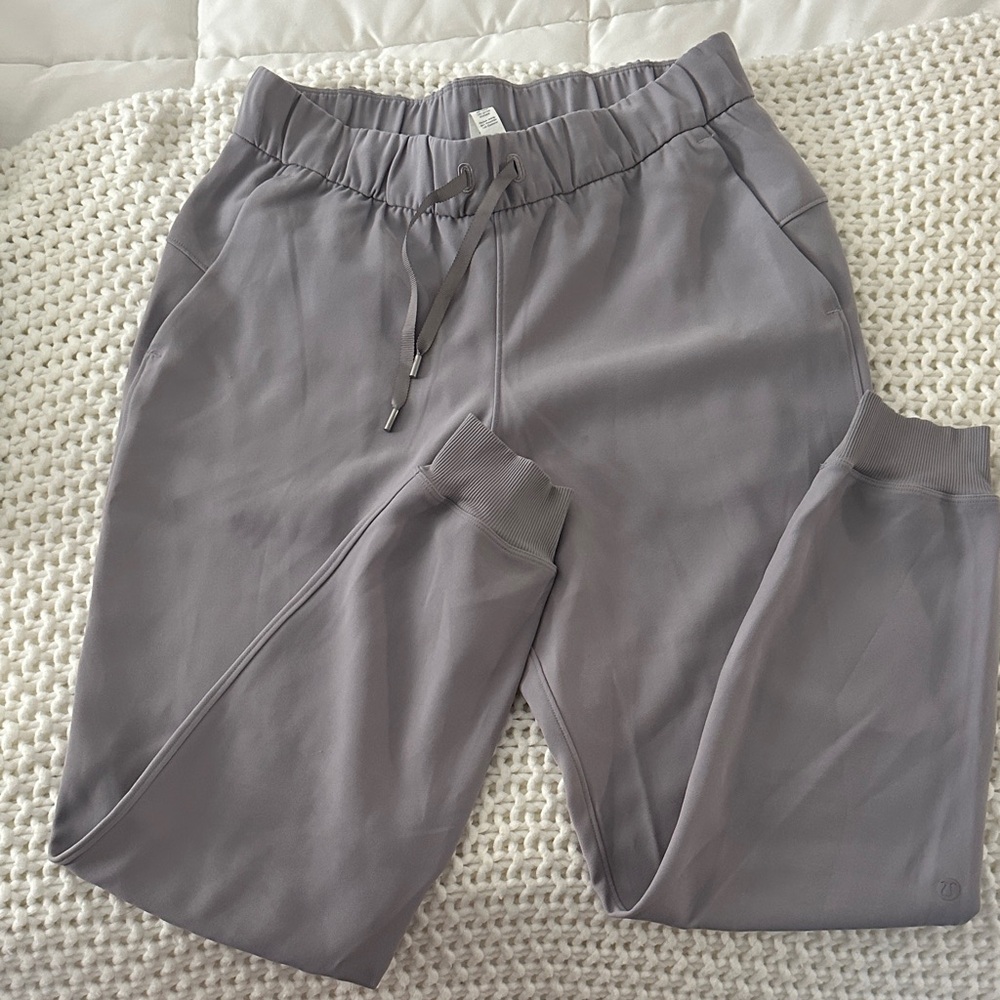 Women’s Gray Jogger Pants